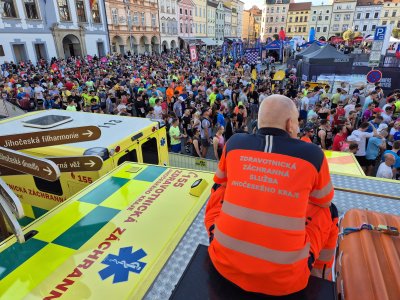 Zdravotnická záchranná služba Jihočeského kraje dohlížela na bezpečnost účastníků Mattoni 1/2Maratonu v Českých Budějovicích